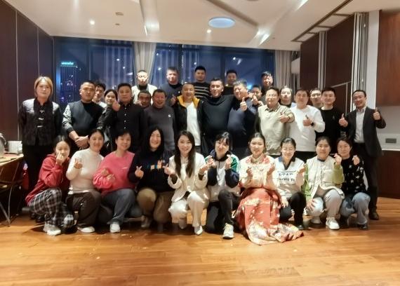 為夢(mèng)想-不止步，山東擇立集團(tuán)2025年會(huì)盛典圓滿(mǎn)落幕